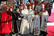 Faschingsdienstag: traditioneller Marktweibertanz 2012 auf dem Viktualienmarkt (Foto: Martin Schmitz)